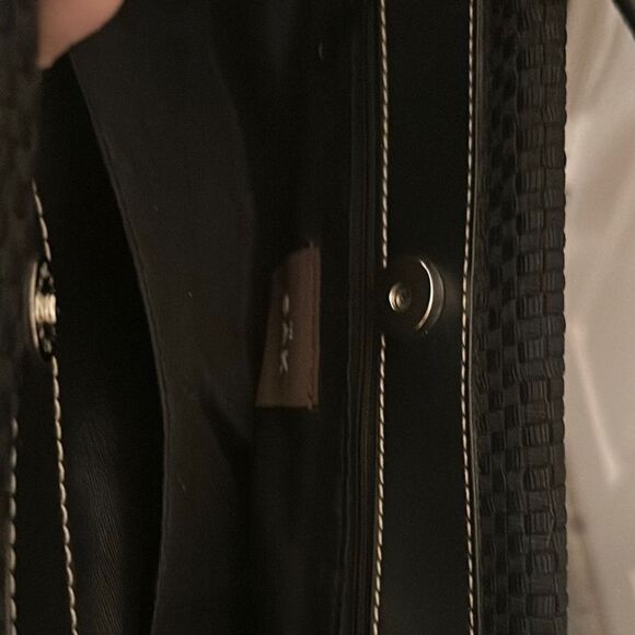 The Sak Elegant Black Woven Shoulder Bag - Picture 6 of 7